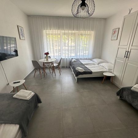 Rezidence Kbely - Free Parking Apartment Praha Bagian luar foto