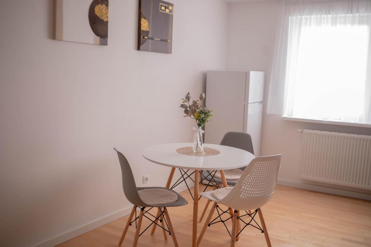 Rezidence Kbely - Free Parking Apartment Praha Bagian luar foto