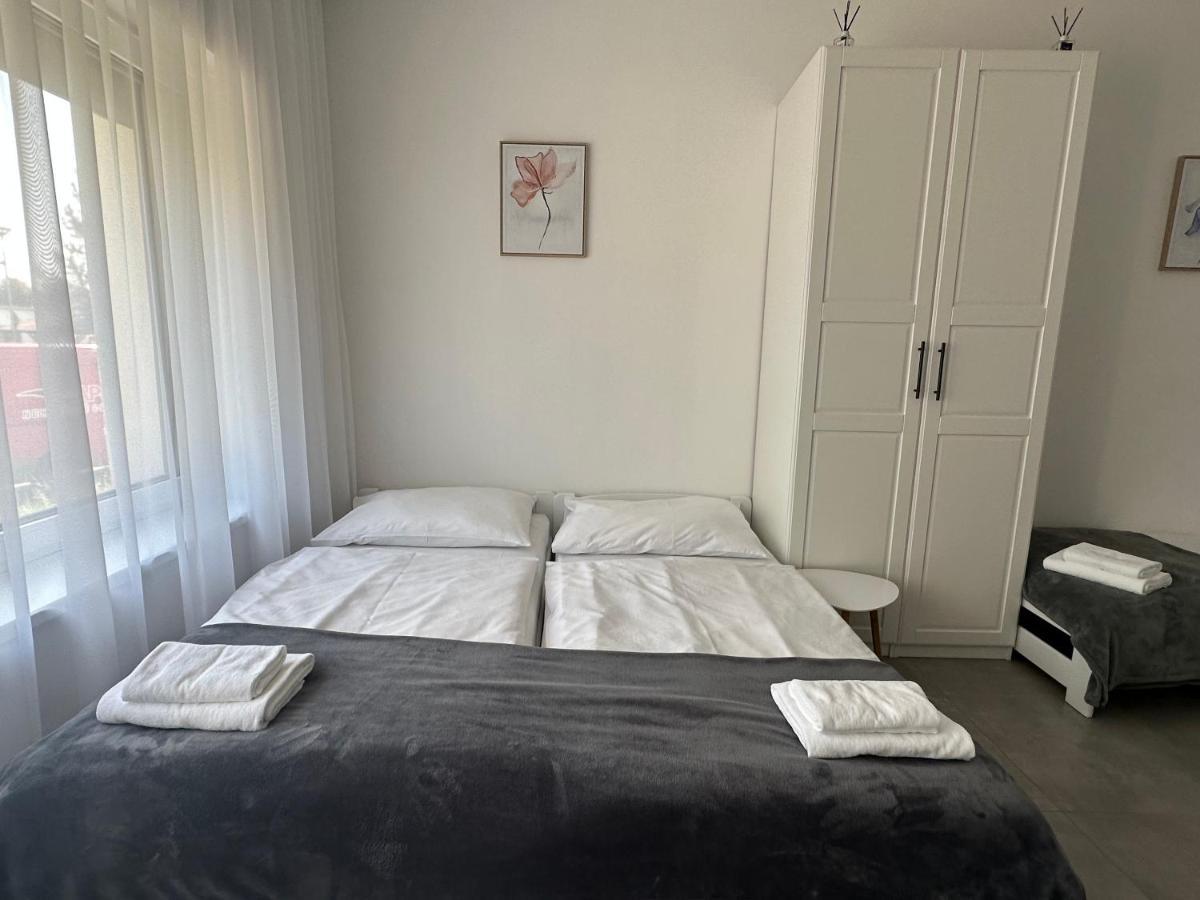 Rezidence Kbely - Free Parking Apartment Praha Bagian luar foto