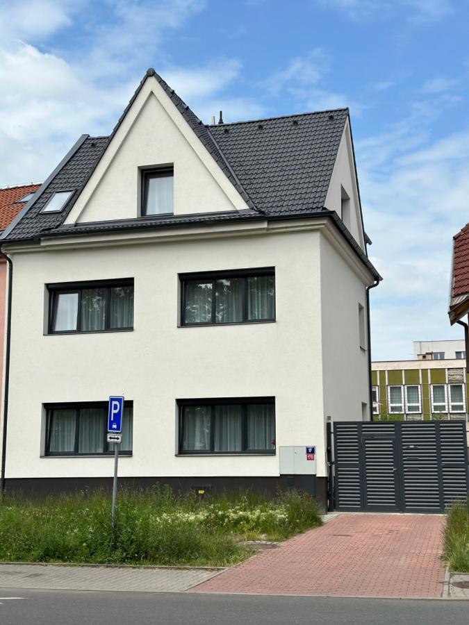 Rezidence Kbely - Free Parking Apartment Praha Bagian luar foto