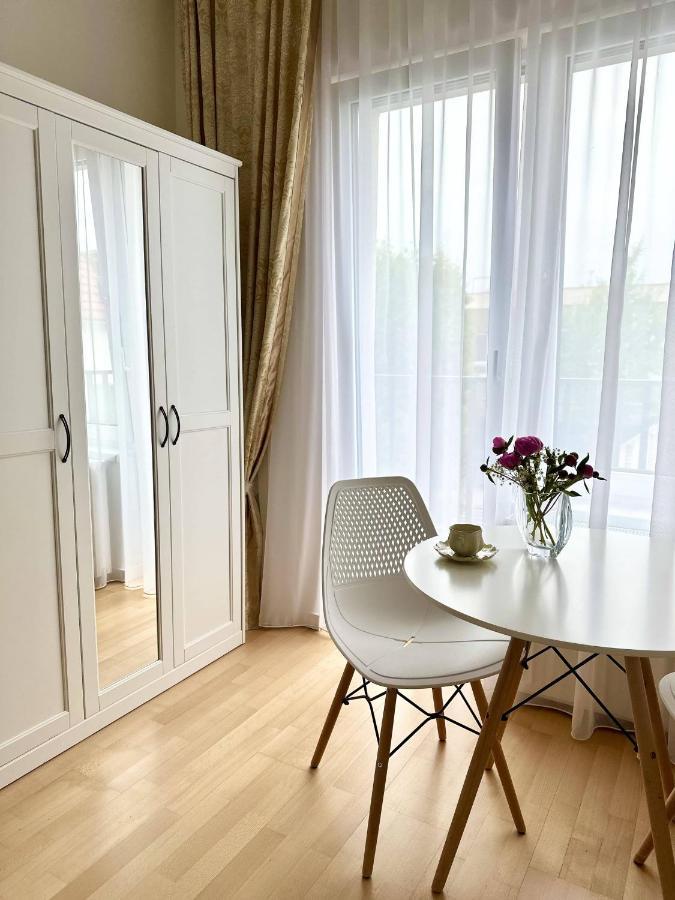 Rezidence Kbely - Free Parking Apartment Praha Bagian luar foto