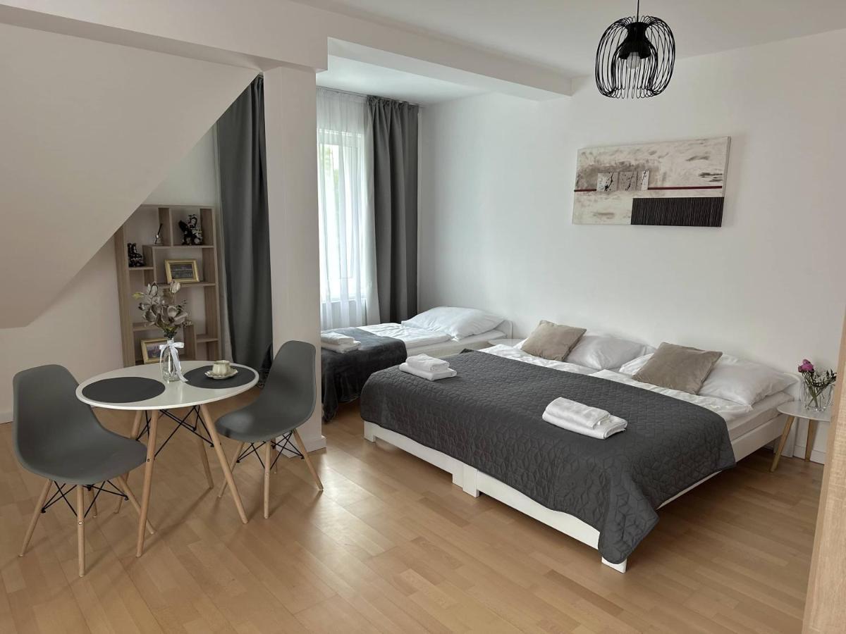 Rezidence Kbely - Free Parking Apartment Praha Bagian luar foto
